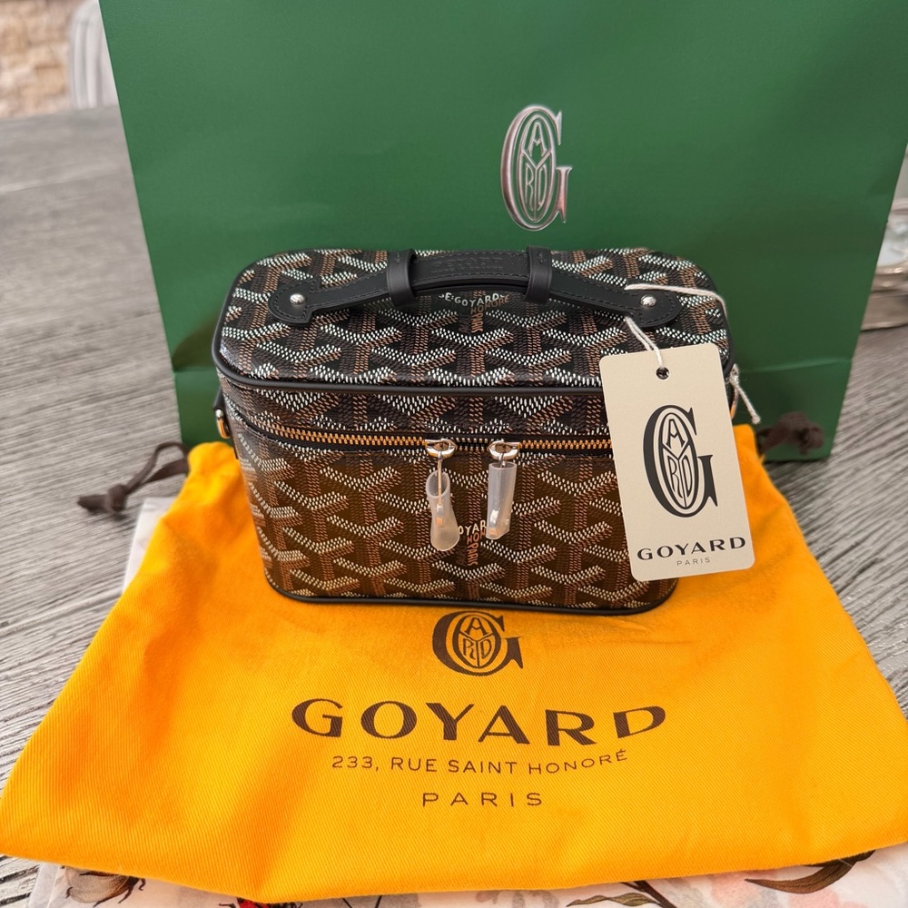 Brand New Never Worn Goyard Black Mini MUSE Vanity Black Handle